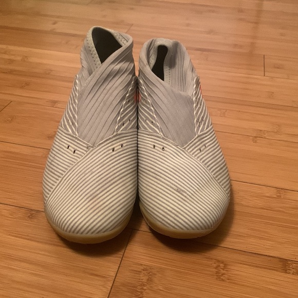 Adidas nemesis footsal cleats size 8.5 Mens. - Picture 3 of 4